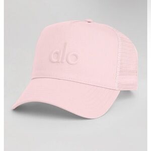 ALO YOGA light pink district trucker hat